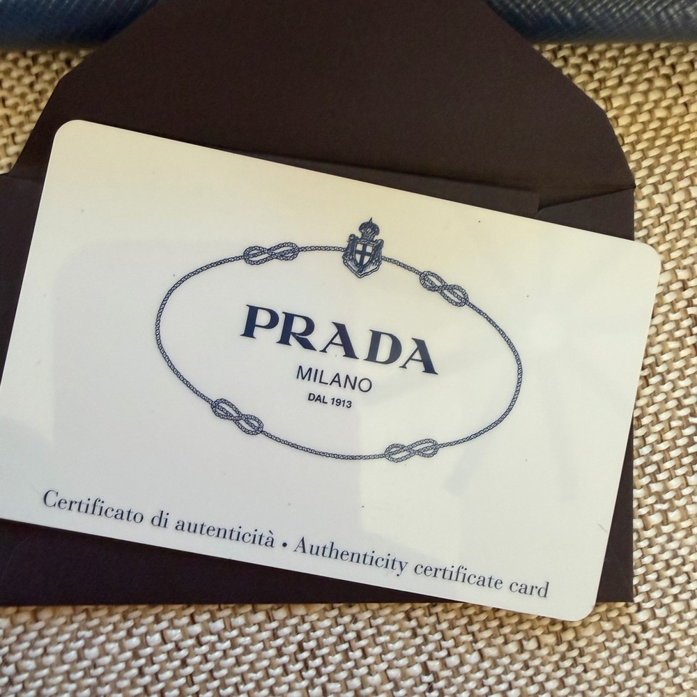 Prada Navy Blue Wallet with Gold Logo - Picture 10 of 13